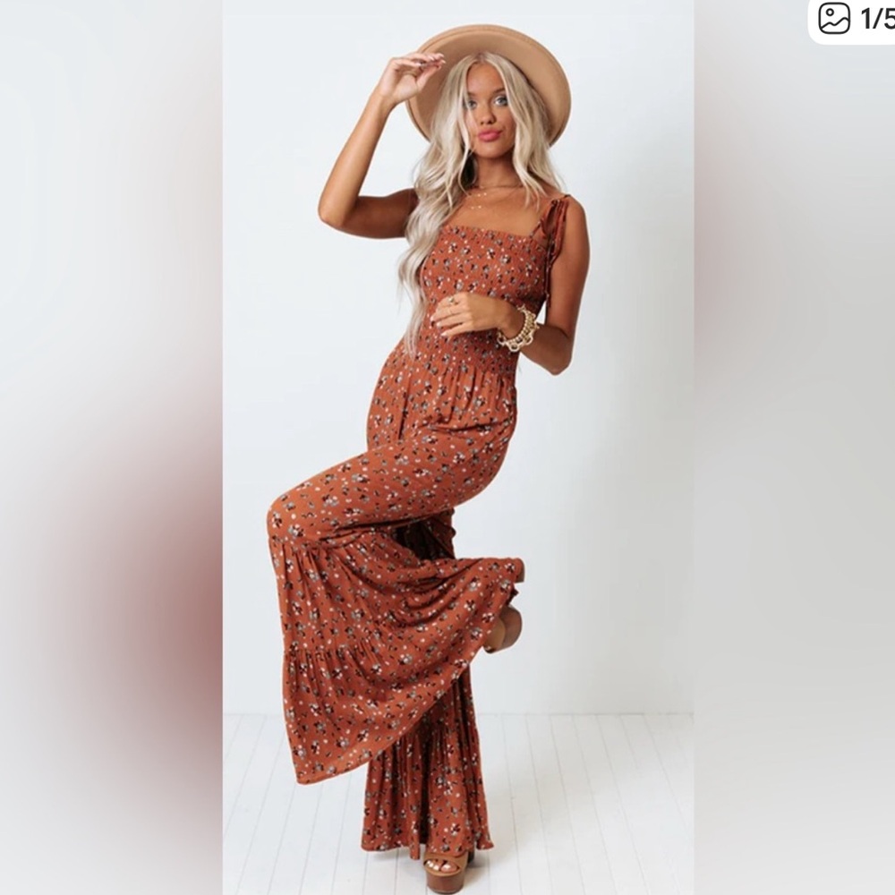 Storia Rust Floral Jumpsuit Size Medium NWT